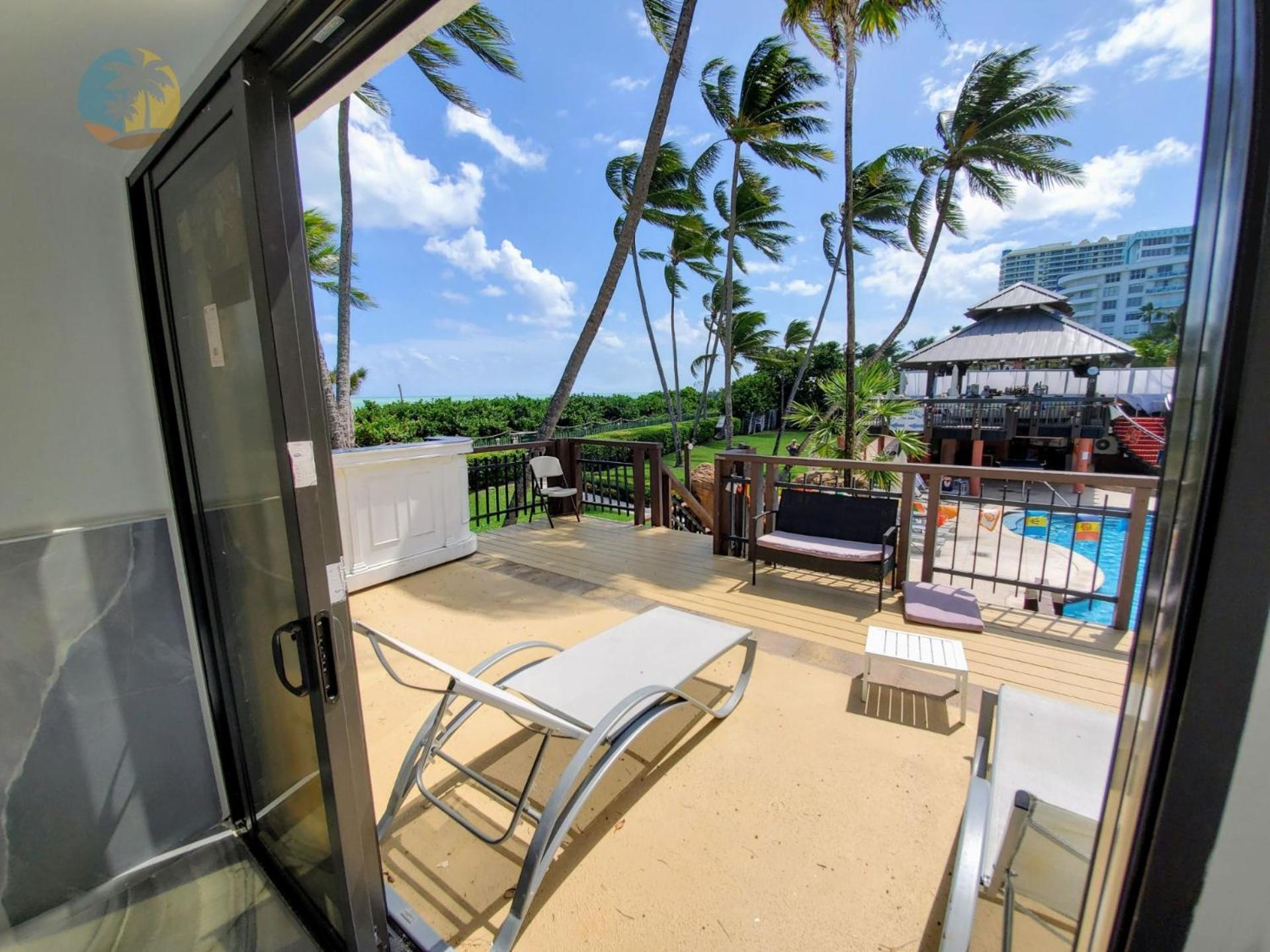 Deluxe Beach Resort - Hora Rentals Маямі-Біч Екстер'єр фото