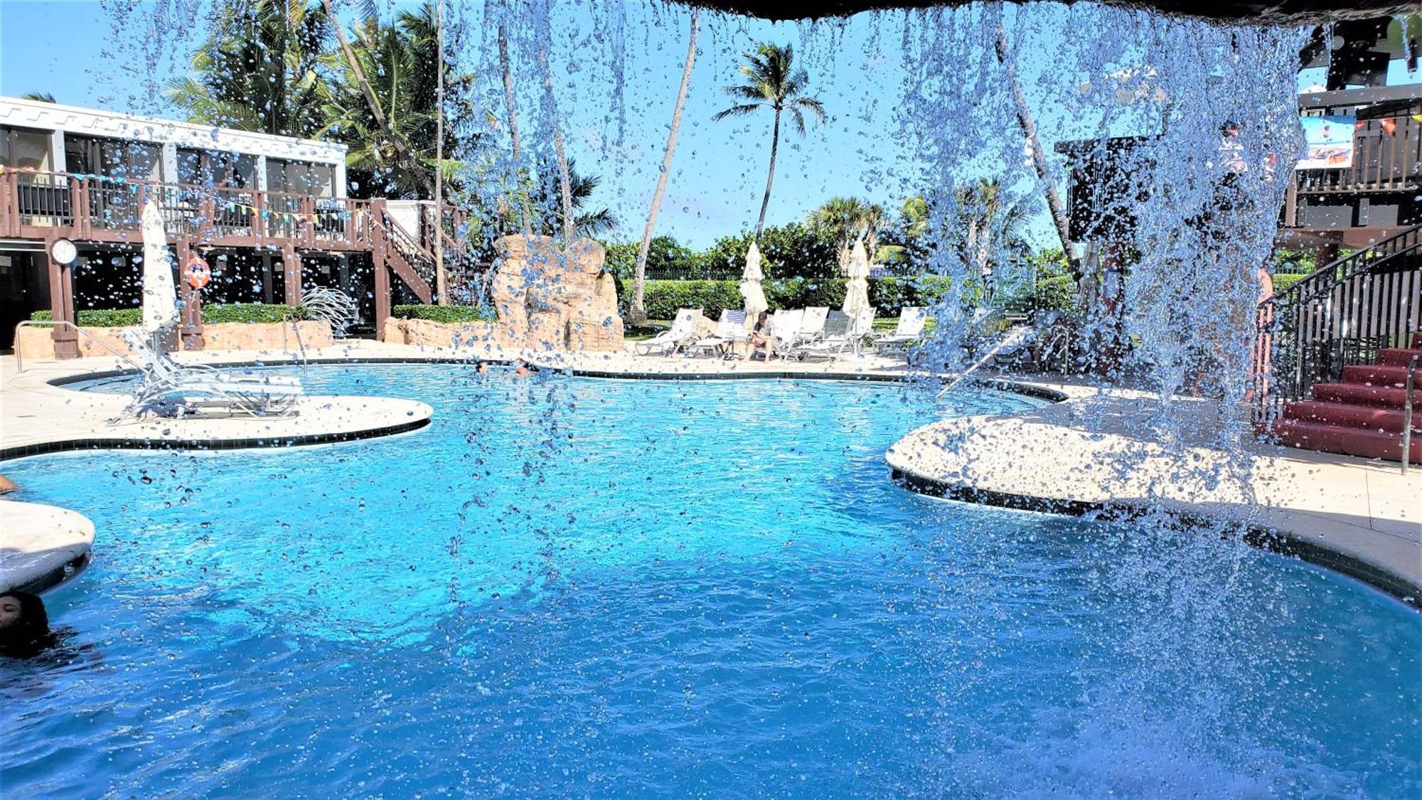 Deluxe Beach Resort - Hora Rentals Маямі-Біч Екстер'єр фото