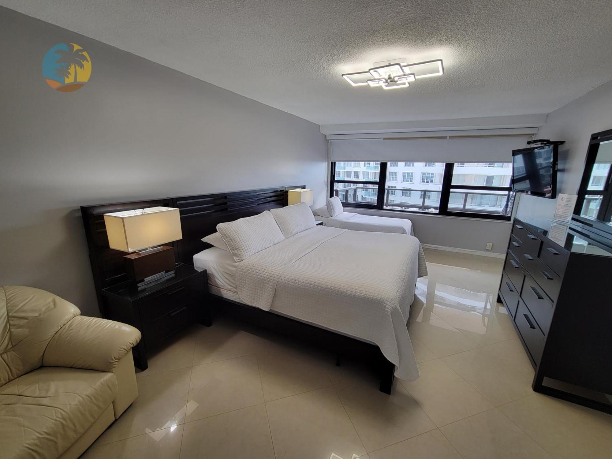 Deluxe Beach Resort - Hora Rentals Маямі-Біч Екстер'єр фото