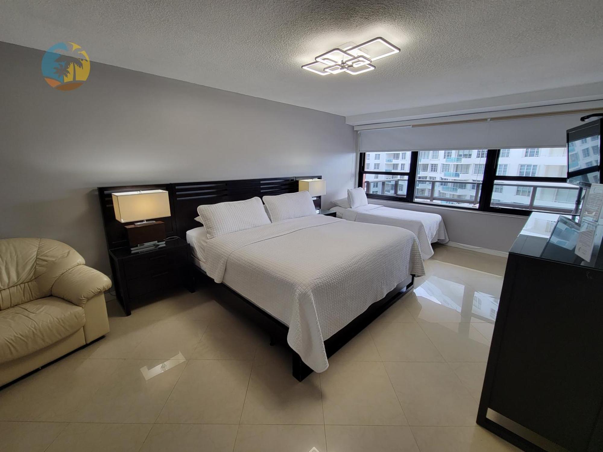 Deluxe Beach Resort - Hora Rentals Маямі-Біч Екстер'єр фото