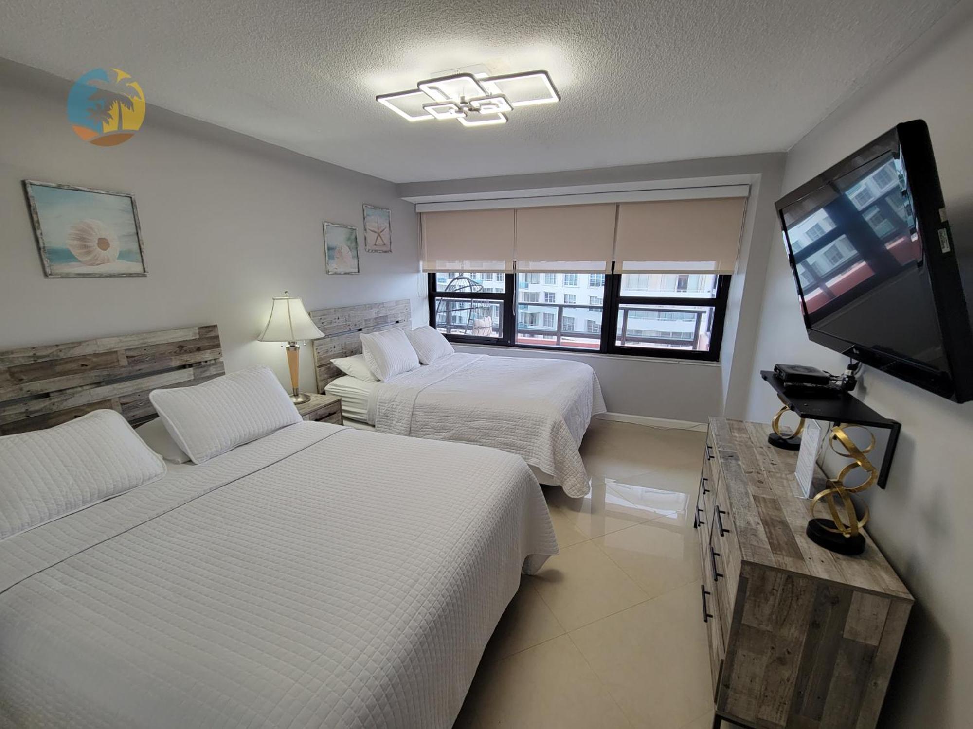 Deluxe Beach Resort - Hora Rentals Маямі-Біч Екстер'єр фото