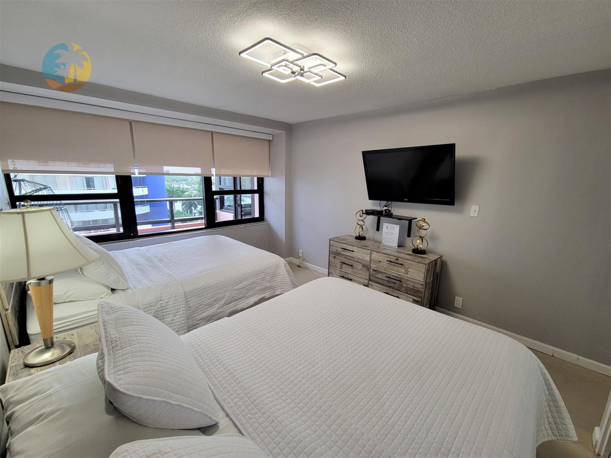 Deluxe Beach Resort - Hora Rentals Маямі-Біч Екстер'єр фото